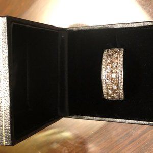 White 18k solid gold ring.  White and chocolate diamonds.  LeVian